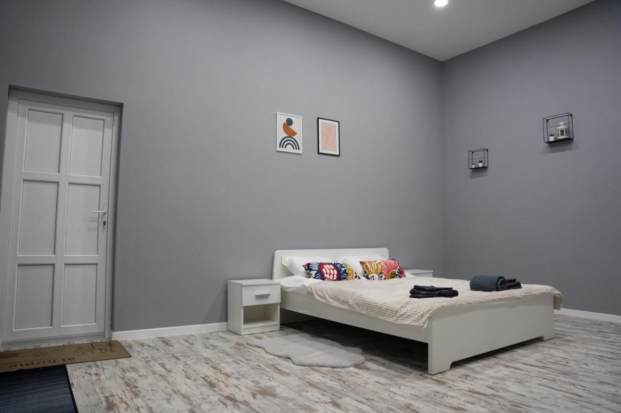 Soho Apartments Λβιβ Εξωτερικό φωτογραφία